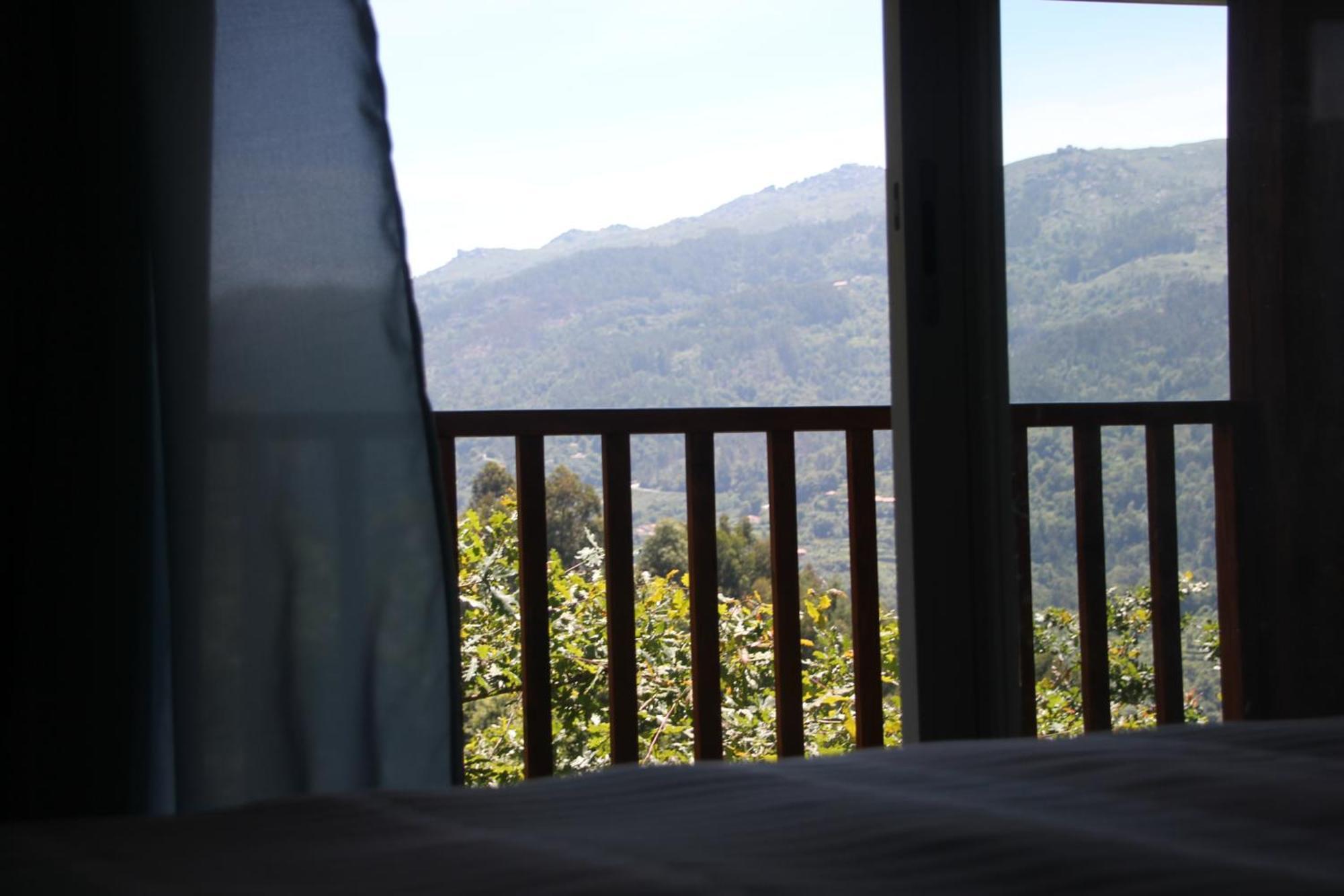 Encostas Da Torre Guest House Terras de Bouro Exterior photo