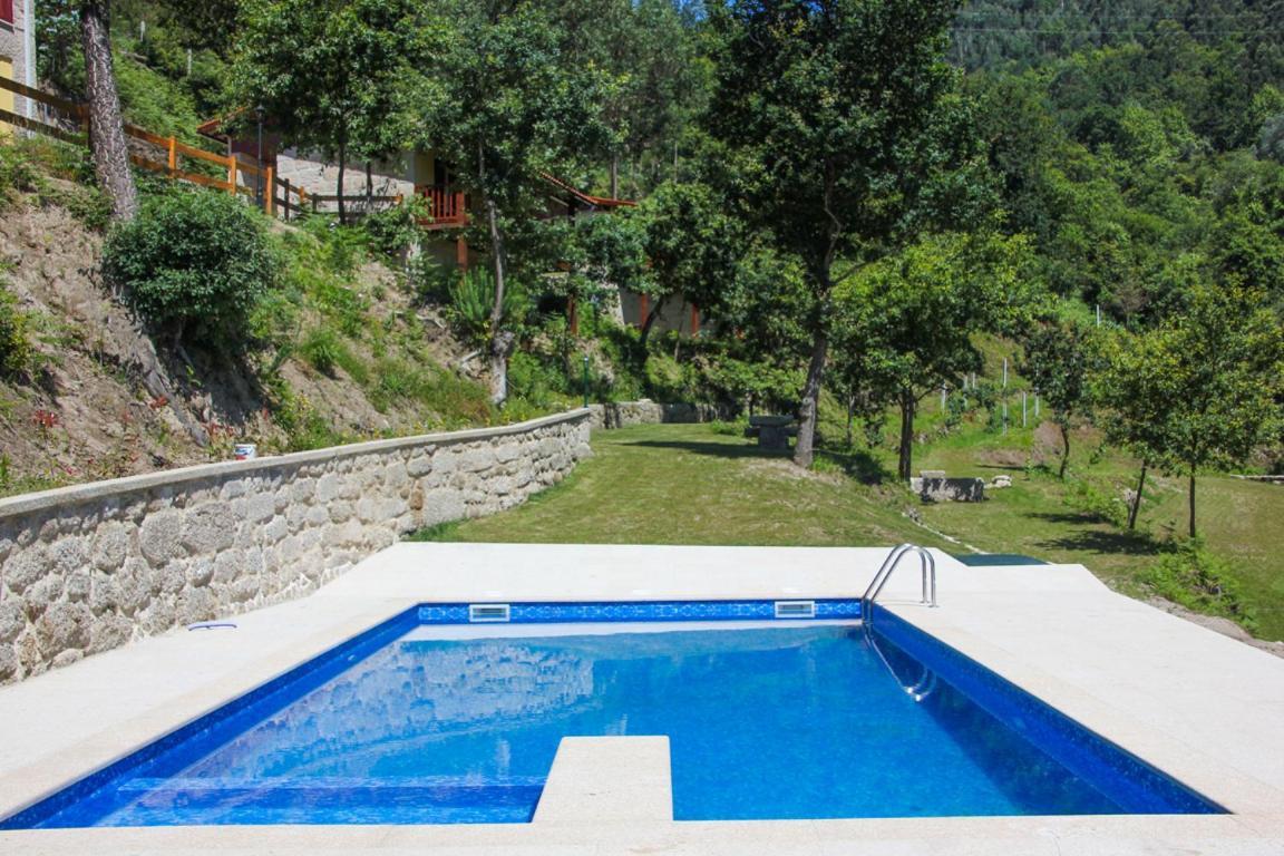 Encostas Da Torre Guest House Terras de Bouro Exterior photo
