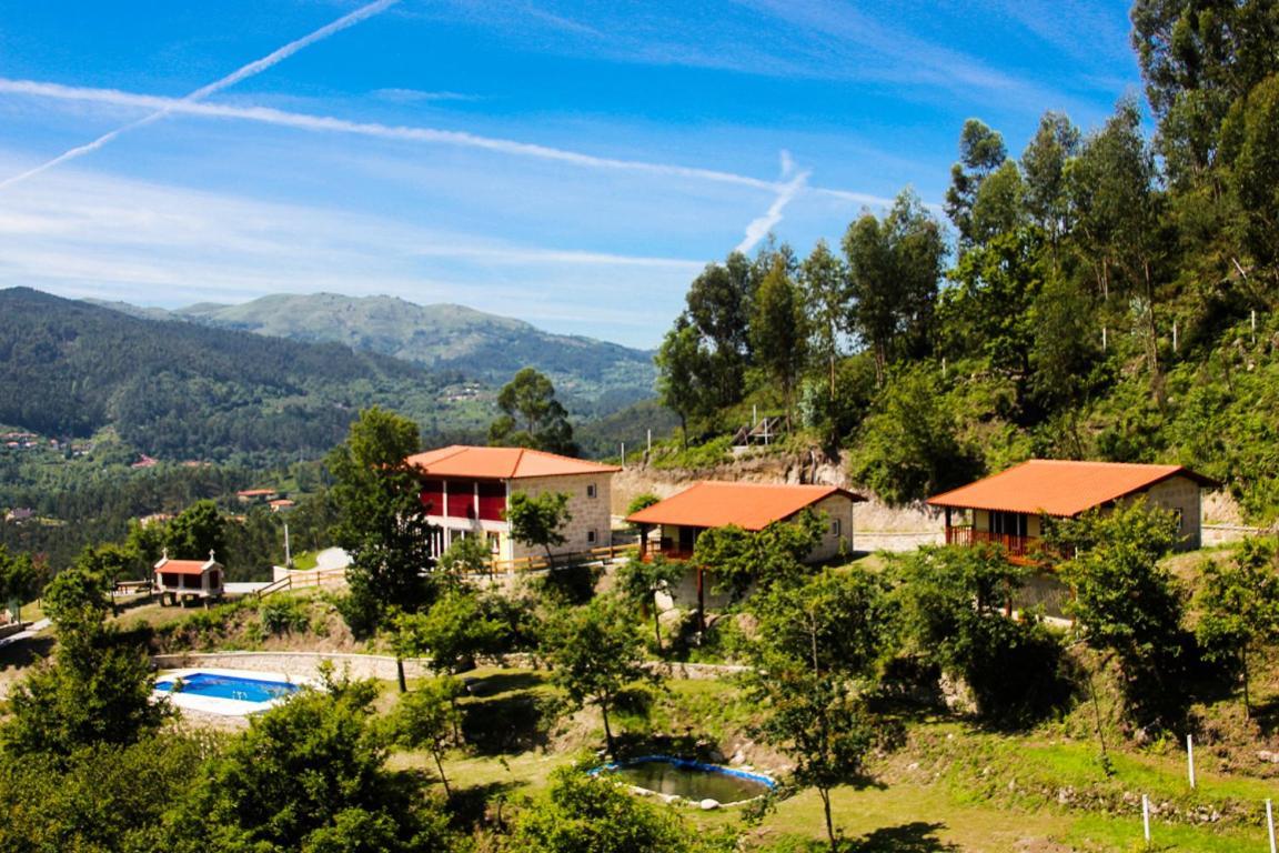 Encostas Da Torre Guest House Terras de Bouro Exterior photo