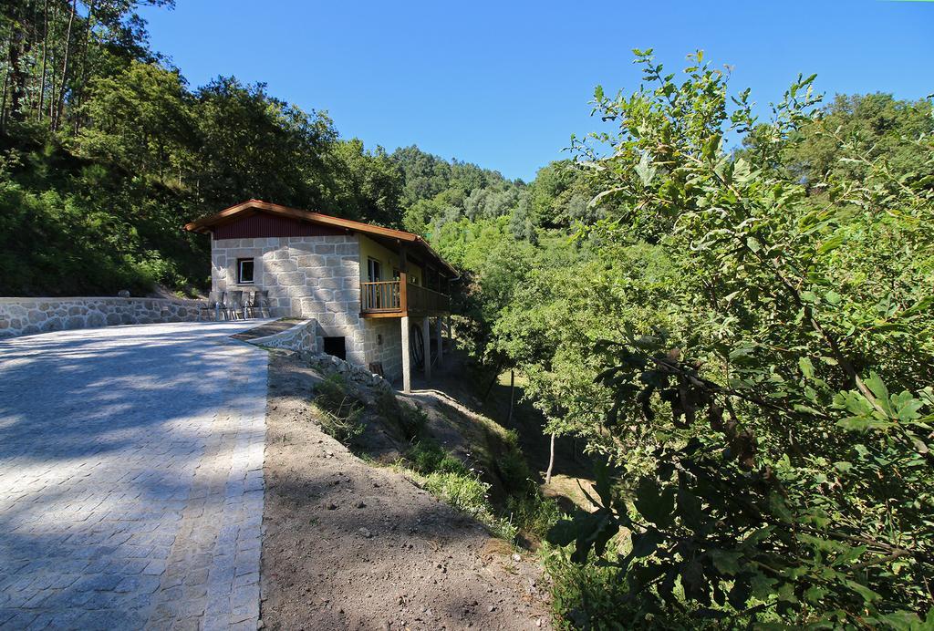 Encostas Da Torre Guest House Terras de Bouro Exterior photo