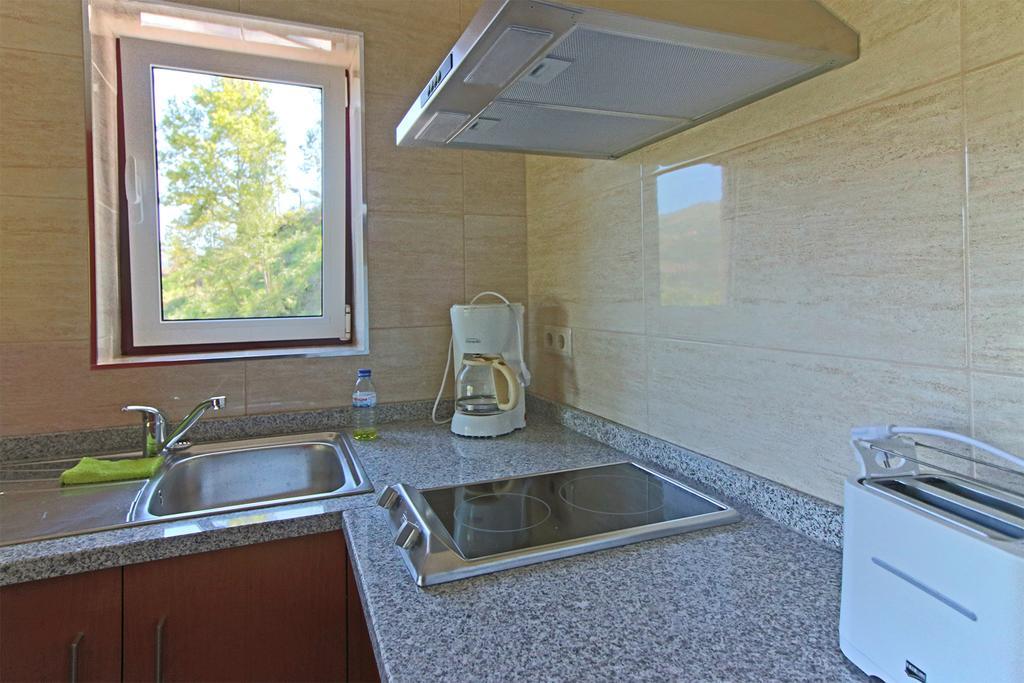 Encostas Da Torre Guest House Terras de Bouro Exterior photo