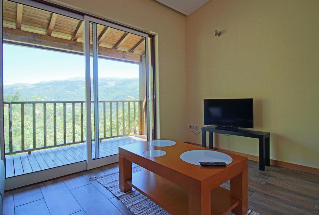 Encostas Da Torre Guest House Terras de Bouro Exterior photo